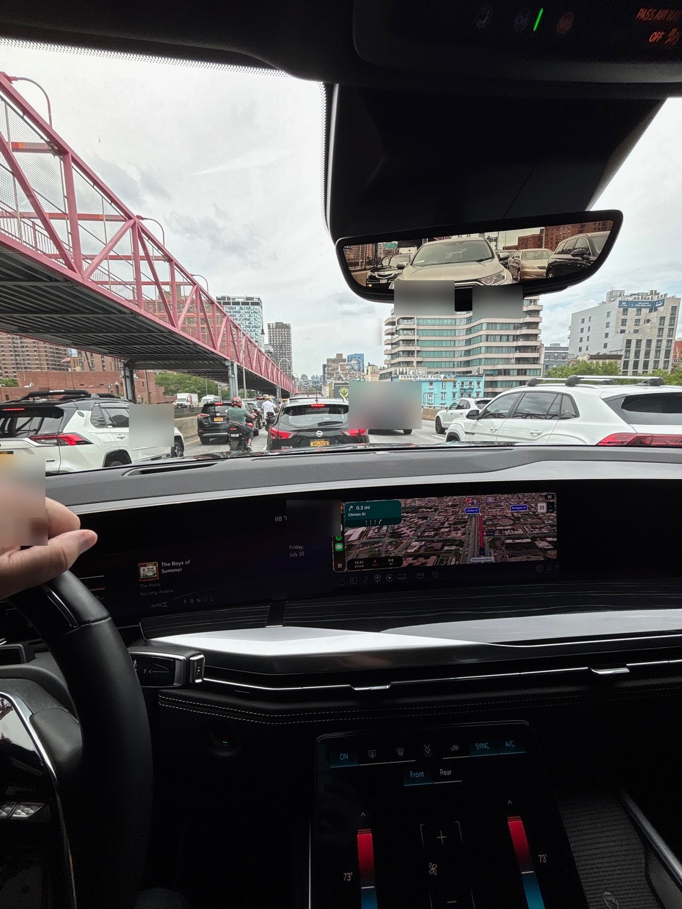Secure transportation route through city traffic
