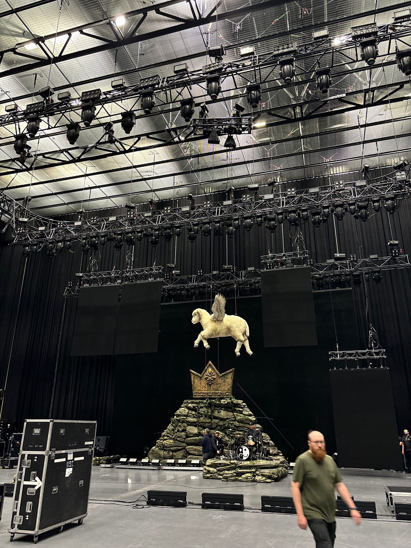 Concert rigging and stage structure before doors